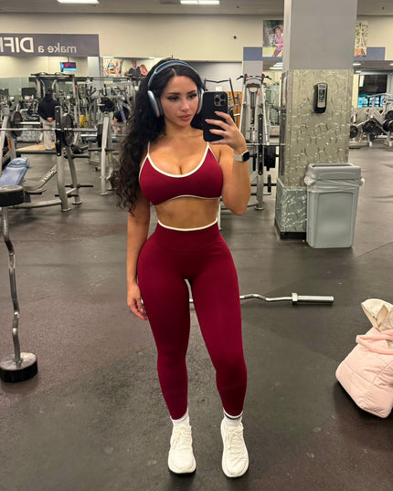 Aura Sports Bra - Cherry Red